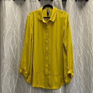 MarlaWynne Vibrant Yellow Top Size 18W